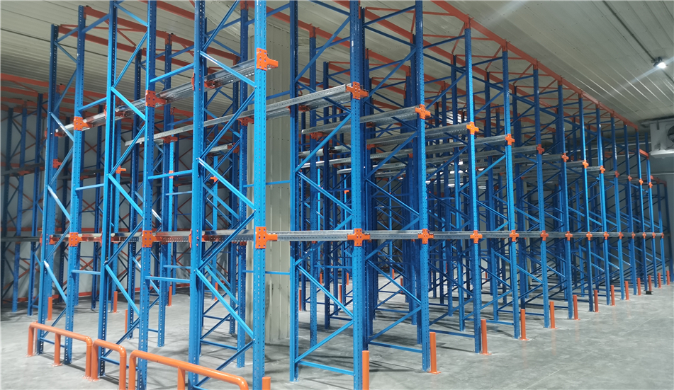 Both side is available for pallet in or out. Both side is available for pallet in or out.